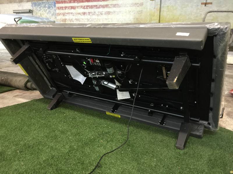 lot 9218 image: SERTA MOTION SIGNATURE ADJUSTABLE FOUNDATION