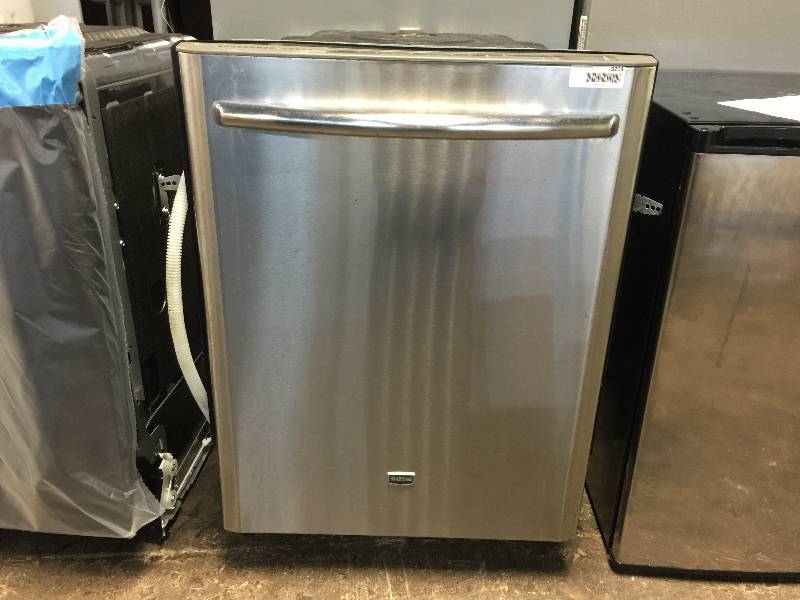 lot 9214 image: Jetclean� Plus Dishwasher with Premium Rack Glides