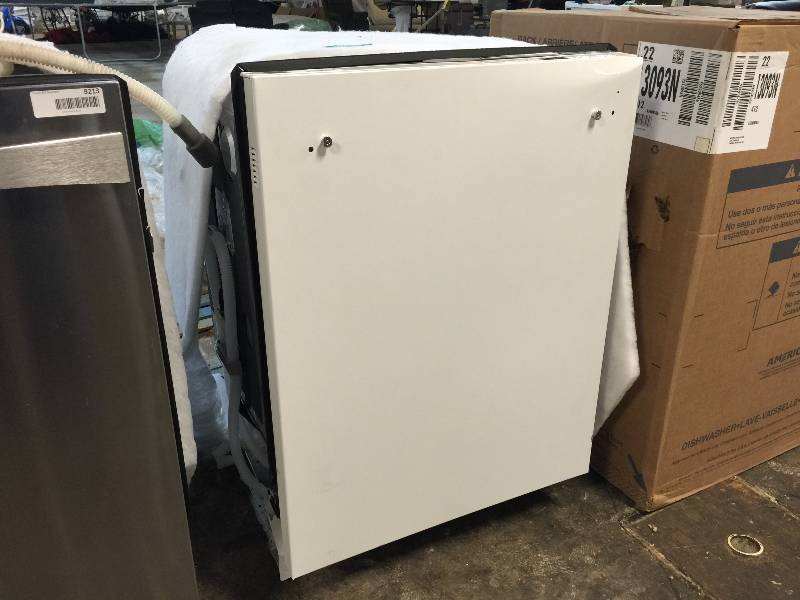 lot 9230 image: Kenmore 13692 24 Built-In Dishwasher w PowerWave Spray Arm & TurboZone Option - White