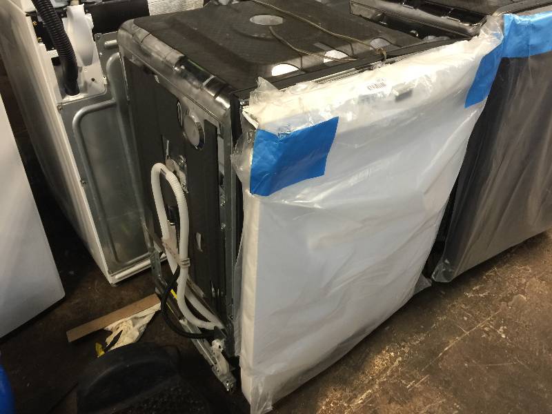lot 9231 image: Kenmore 13222 24 Built-In Dishwasher w PowerWave Spray Arm - White