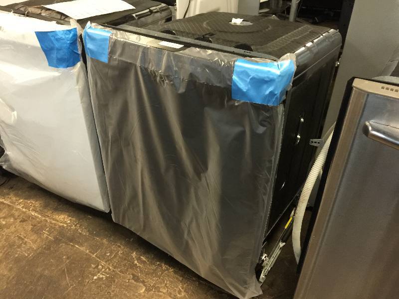 lot 9232 image: Kenmore 13409 24 Built-In Dishwasher w PowerWave Spray Arm - Black