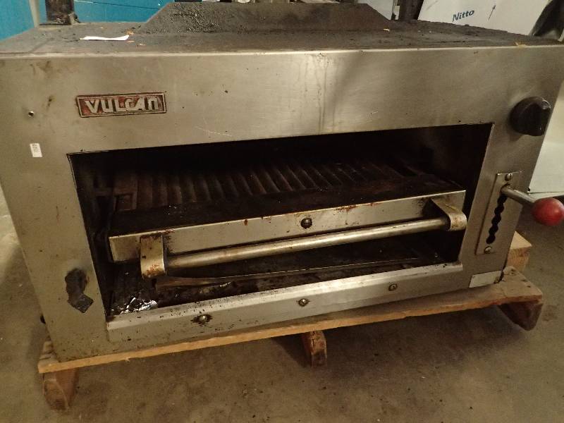 lot 72 image: Vulcan 34in RangeWall Mount Salamander