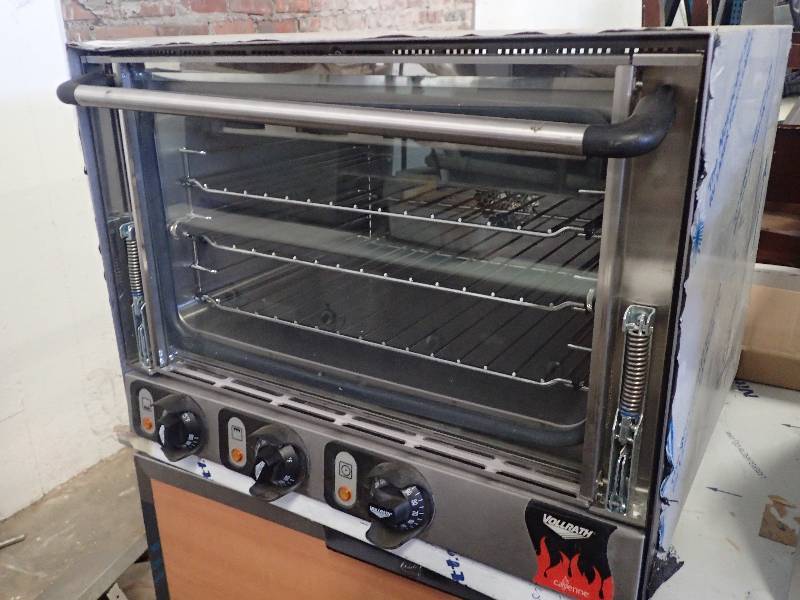 lot 76 image: Vollrath Half Size Convection Oven