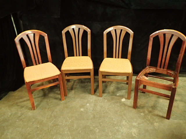 lot 120 image: (4) Wooden Dining Chairs