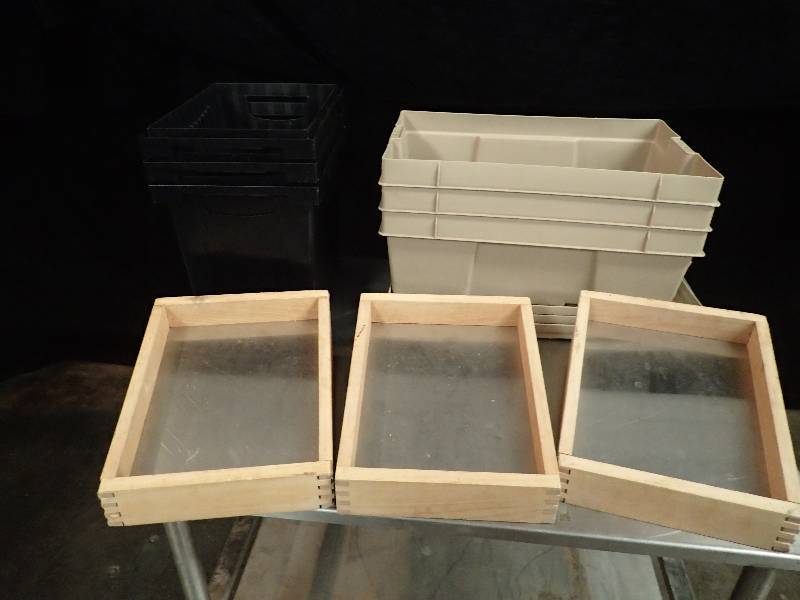 lot 135 image: Lot of Merchandising Trays and Storage Bins