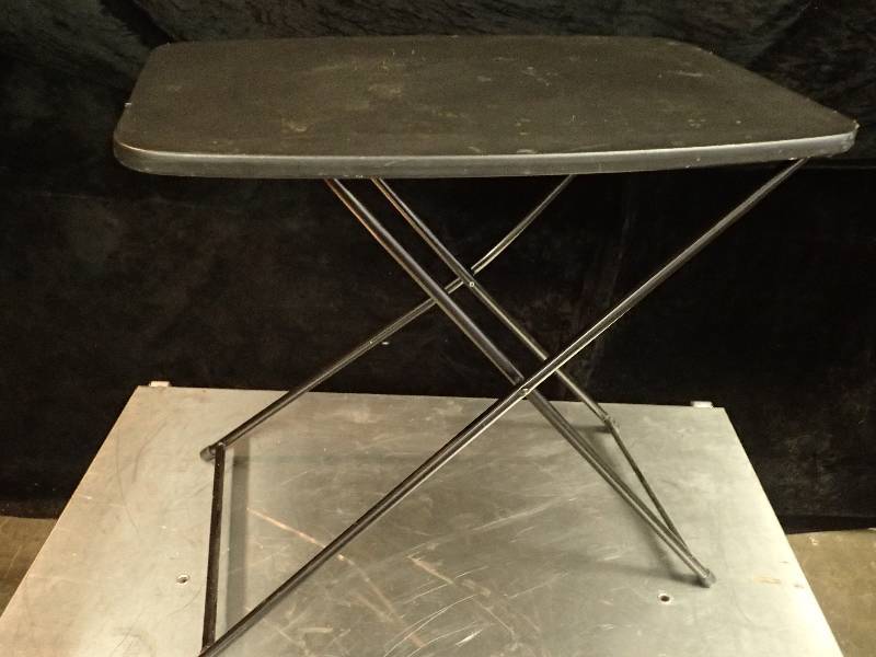 lot 138 image: Folding TV Tray