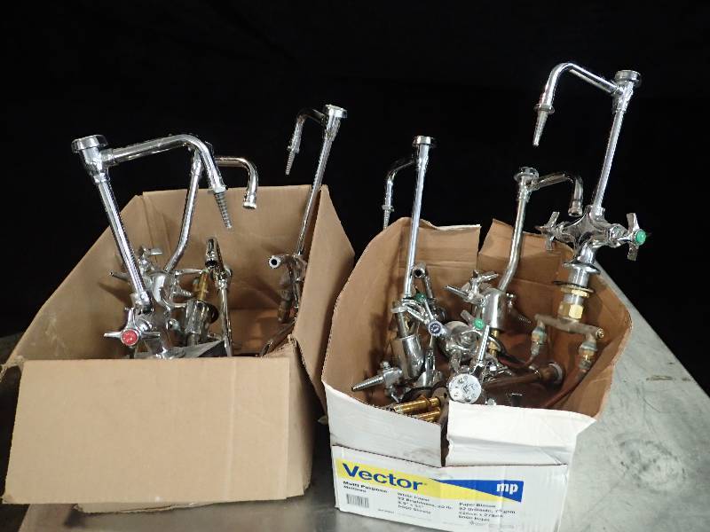 lot 149 image: Lot of Science Lab Water Faucets