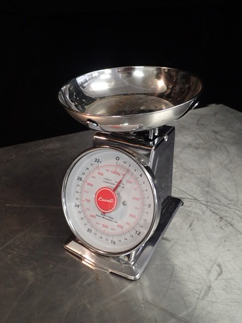 lot 156 image: Escali Dry Food Scale