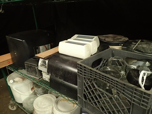 lot 192 image: Contents of Shelf