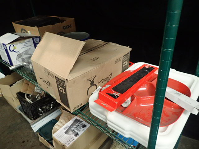 lot 196 image: Contents of Shelf