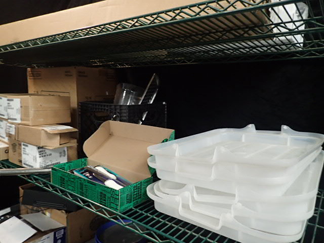 lot 197 image: Contents of Shelf