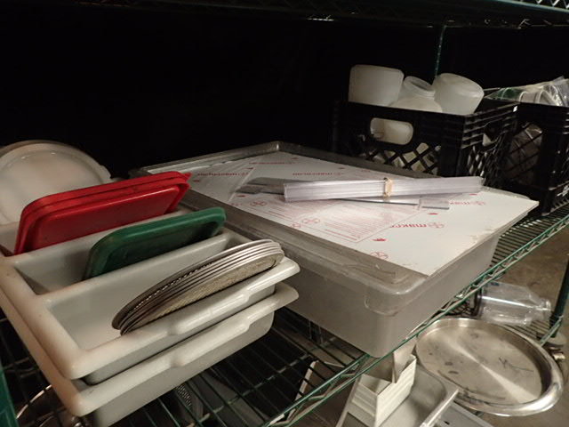 lot 200 image: Contents of Shelf