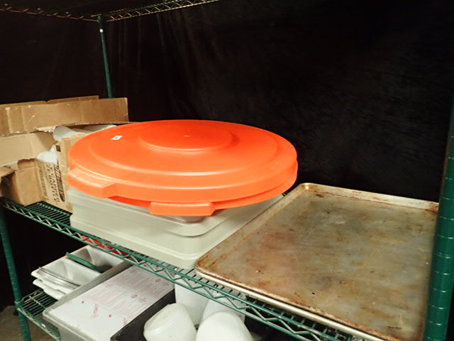 lot 201 image: Contents of Shelf