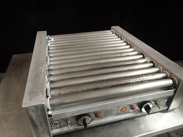lot 207 image: Connolly Poll-A-Grill Hotdog Roller