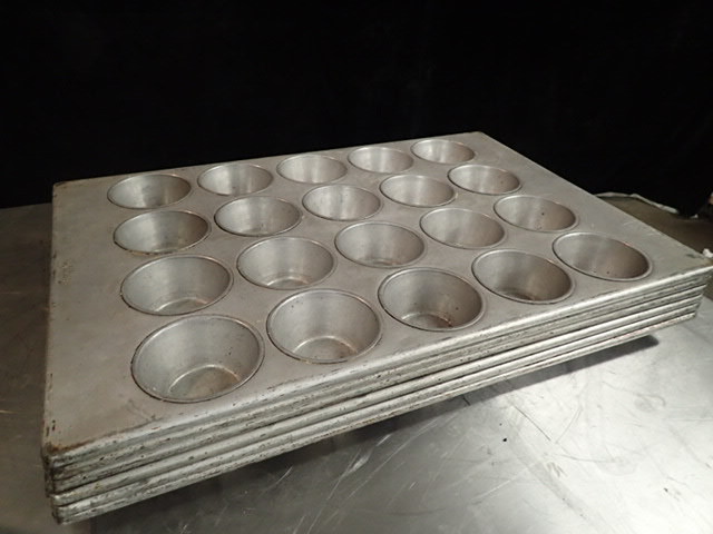 lot 208 image: Lot of Six Heavy Duty Muffin Pans