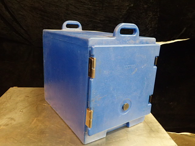 lot 220 image: Cambro Portable holding Cabinet