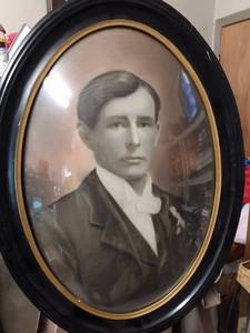 lot 4180 image: framed antique portrait of man with convex glass 17 in wide 24 inches tall