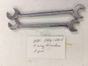 lot 8 image: MAC DA18 916 & 12   4 way wrenches 2pc