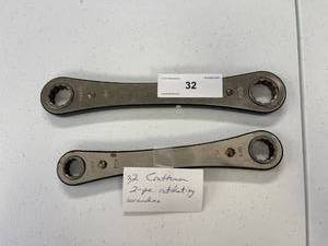 lot 32 image: Craftsmen 2 pc ratcheting wrenches
