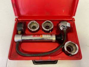 lot 39 image: Snap on svts 262 cooling system Tester