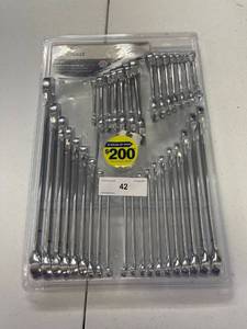 lot 42 image: Kobalt 34-pc combination wrench set
