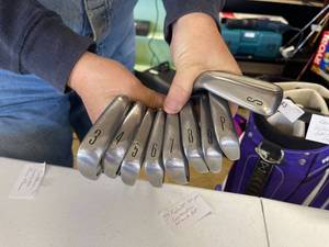 lot 44 image: DDI Tourt Iron set 3-PW (8 Irons)