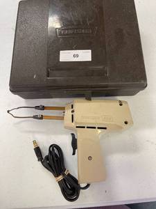 lot 69 image: Craftsmen 200 soldering gun in case