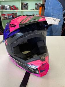 lot 98 image: Youth large helmet
