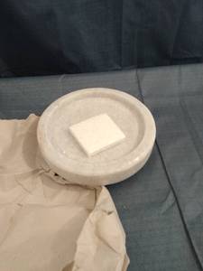 lot 13071 image: MUD PIE CIRCA COLLECTION MARBLE PAPER TOWEL HOLDER ( B07B4NK1S4)