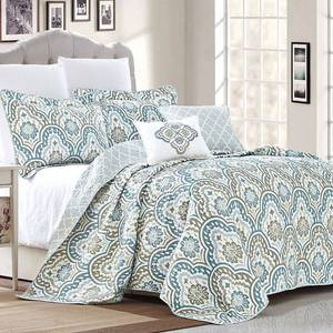 lot 13097 image: Serenta Tivoli Ikat 5 Piece Quilted Coverlet Bed Spread Set Queen Size