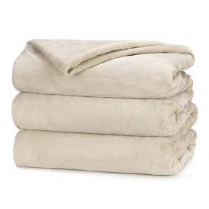 lot 13310 image: Sunbeam Velvet Heated Blanket, BeigGreen, Queen