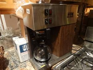 lot 33075 image: Bunn commercial coffee maker w supplies