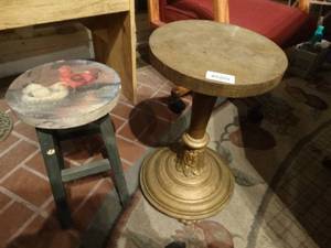 lot 33090 image: 2 plant stands