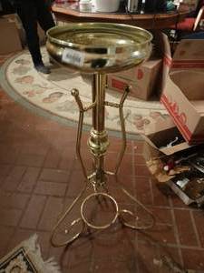 lot 33099 image: Brass plant stand
