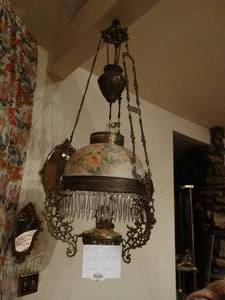 lot 33100 image: Excellent Antique Bradley Hubbard kerosene hanging lamp