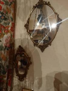 lot 33101 image: 2 wall mount mirrors