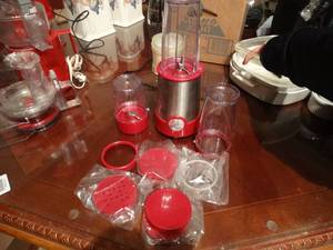 lot 33122 image: Ninja mixer set in red