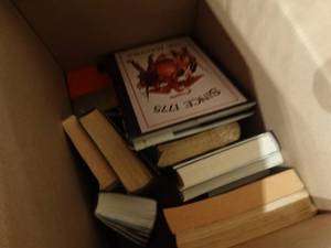 lot 33142 image: Lot of assorted books