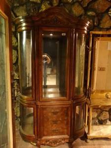 lot 33169 image: Beautiful large wood curio cabinet