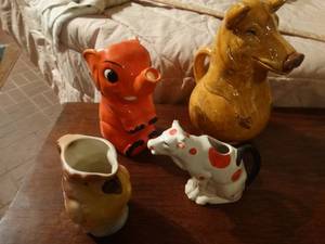 lot 33175 image: Vintage Animal creamers