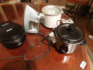 lot 33179 image: Small appliances