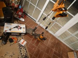 lot 33182 image: Various Worx tools