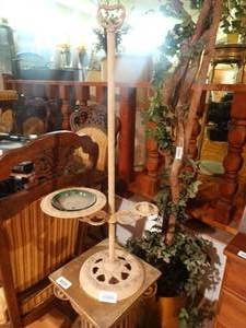 lot 33197 image: Cool retro ashtray holder