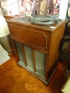 lot 33217 image: Vintage tone cabinet- Organ speaker