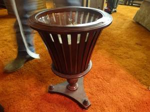lot 33234 image: Planter