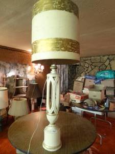 lot 33240 image: Tall mid century table lamp with shade