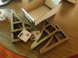 lot 33271 image: Lot of 7 deco shelf brackets