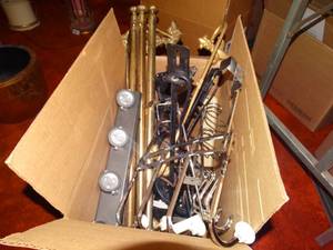 lot 33274 image: Box lot of lights & misc.