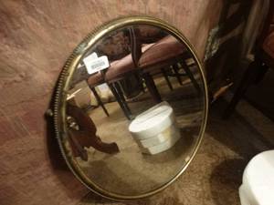 lot 33309 image: Round mirror