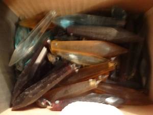 lot 33319 image: Lot of colored glass prisms